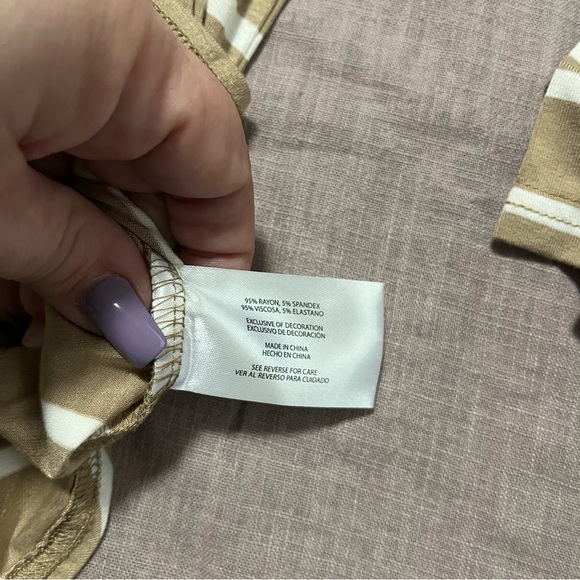 NWT GAP Tan and White Striped Top Basics Classic Capsule Layering Size XL - Picture 4 of 6